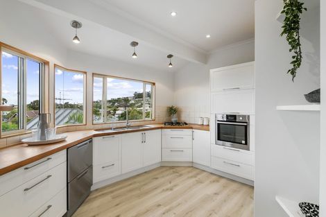 Photo of property in 71 William Bayes Place, Red Beach, 0932