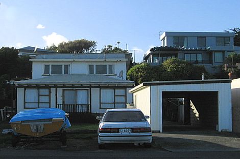 Photo of property in 15 Sunset Parade, Plimmerton, Porirua, 5026