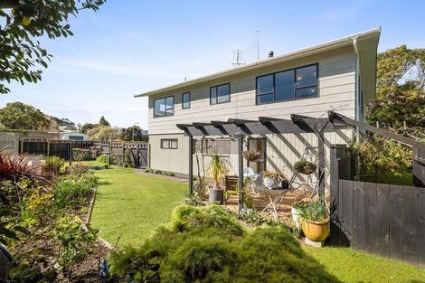 Photo of property in 11 Pohutukawa Drive, Athenree, Katikati, 3177