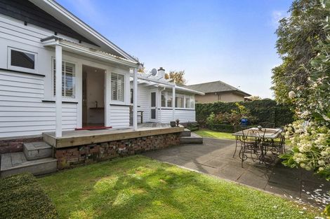 Photo of property in 44 Manapouri Crescent, Hokowhitu, Palmerston North, 4410