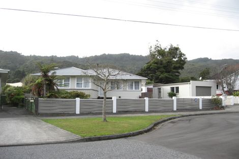 Photo of property in 87 Glen Road, Stokes Valley, Lower Hutt, 5019
