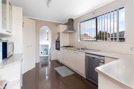 Photo of property in 11 Kenderdine Road, Papatoetoe, Auckland, 2025