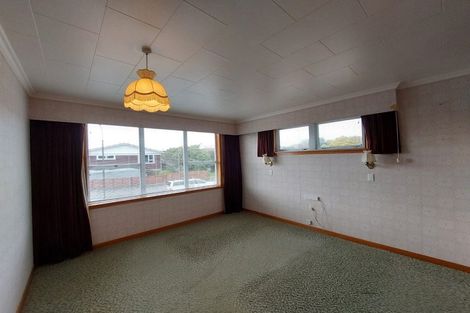 Photo of property in 2 Onslow Place, Merrilands, New Plymouth, 4312