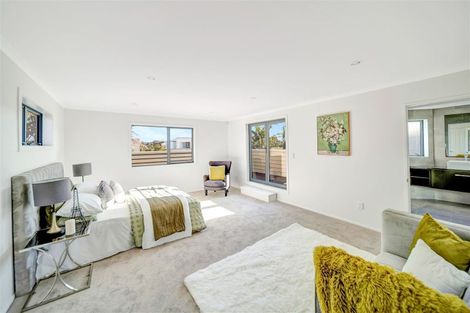 Photo of property in 41 Aberdeen Road, Castor Bay, Auckland, 0620