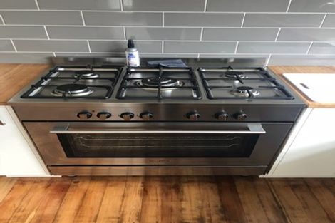 Photo of property in 21 Peel Place, Wainuiomata, Lower Hutt, 5014