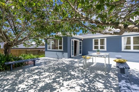 Photo of property in 1/24 Lyttelton Avenue, Forrest Hill, Auckland, 0620