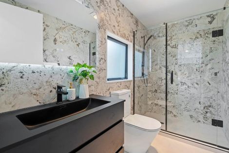 Photo of property in 82a Kittiwake Drive, Schnapper Rock, Auckland, 0632