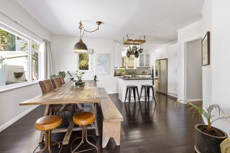 Photo of property in 115 Breaker Bay Road, Breaker Bay, Wellington, 6022