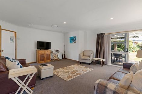 Photo of property in 10 Addison Place, Halswell, Christchurch, 8025