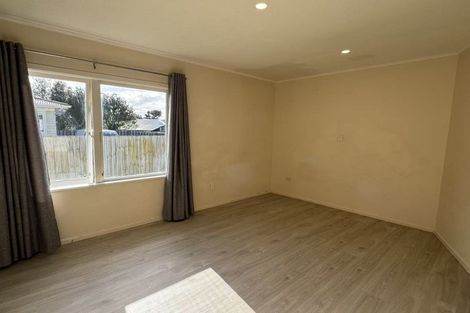 Photo of property in 21 Normandy Place, Henderson, Auckland, 0610