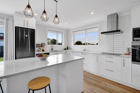 Photo of property in 177 Govett Avenue, Frankleigh Park, New Plymouth, 4310