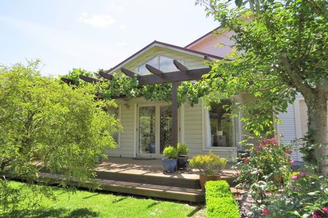 Photo of property in 46 Charles Street, Carterton, 5713