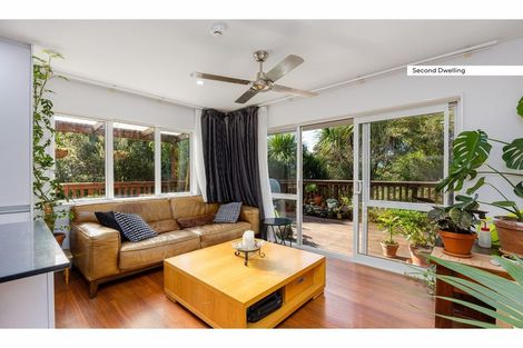 Photo of property in 5 Woodvale Road, Glen Eden, Auckland, 0602