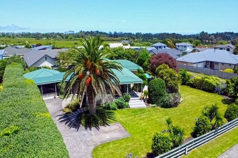 Photo of property in 128 Wairau Road, Oakura, 4314