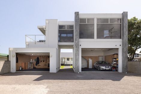 Photo of property in 31 Karewa Parade, Papamoa Beach, Papamoa, 3118