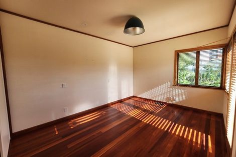 Photo of property in 41 Queensway, Three Kings, Auckland, 1024