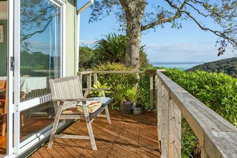 Photo of property in 7 Okoka Road, Omiha, Waiheke Island, 1081