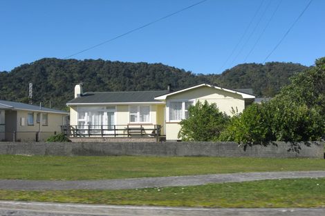 Photo of property in 90 Domett Esplanade, Cobden, Greymouth, 7802