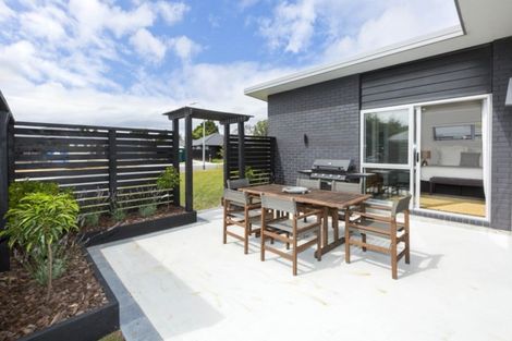 Photo of property in 3 Passchendaele Grove, Trentham, Upper Hutt, 5018