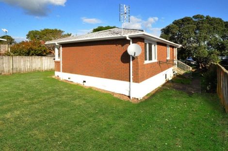 Photo of property in 15a Mcinnes Road, Weymouth, Auckland, 2103