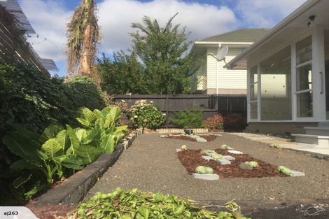 Photo of property in 2 Red Hill Road, Red Hill, Papakura, 2110