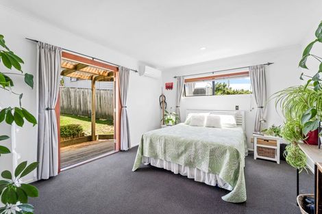 Photo of property in 2/930 Whangaparaoa Road, Manly, Whangaparaoa, 0930