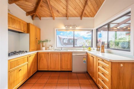 Photo of property in 17 Unsworth Drive, Unsworth Heights, Auckland, 0632