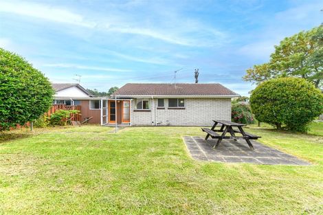 Photo of property in 2/558 Swanson Road, Ranui, Auckland, 0612