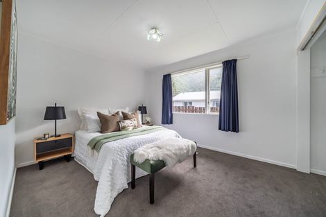 Photo of property in 37 Tacoma Drive, Totara Park, Upper Hutt, 5018