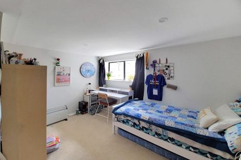 Photo of property in 1/802 East Coast Road, Oteha, Auckland, 0630