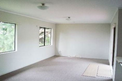 Photo of property in 2/24 Lambrown Drive, Totara Vale, Auckland, 0629