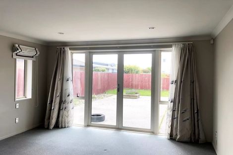 Photo of property in 17 Cunneen Place, Aidanfield, Christchurch, 8025