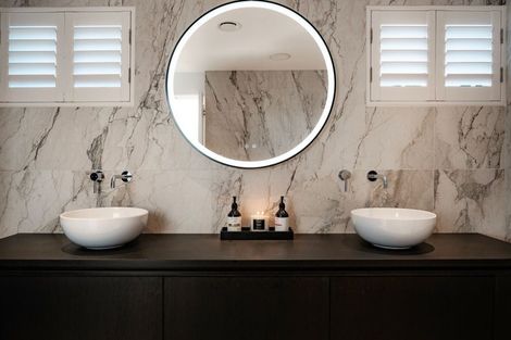 Photo of property in 1/60 Milford Road, Milford, Auckland, 0620