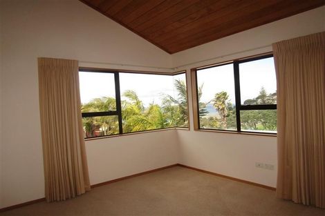 Photo of property in 2/50 Masterton Road, Rothesay Bay, Auckland, 0630