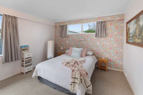 Photo of property in 8 Abraham Crescent, Milson, Palmerston North, 4414