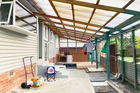 Photo of property in 66 Roberts Road, Te Atatu South, Auckland, 0610