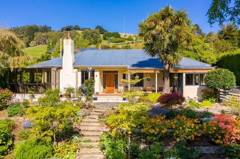 Photo of property in 1 Saint Ronans Road, Macandrew Bay, Dunedin, 9077