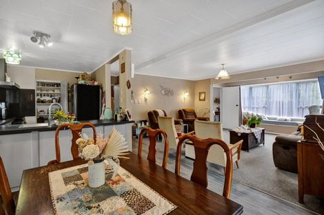 Photo of property in 237a South Road, Hawera, 4610