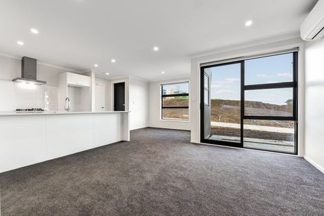 Photo of property in 73 Waruhia Crescent, Rototuna North, 3281