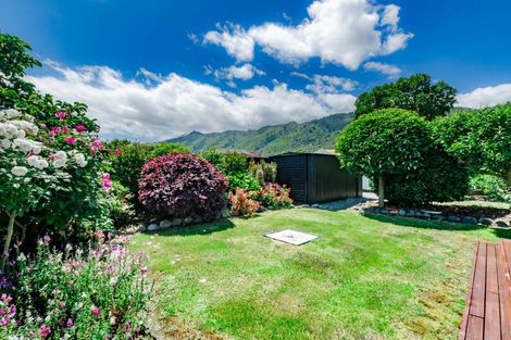 Photo of property in 11b Graham Grove, Waikanae, 5036