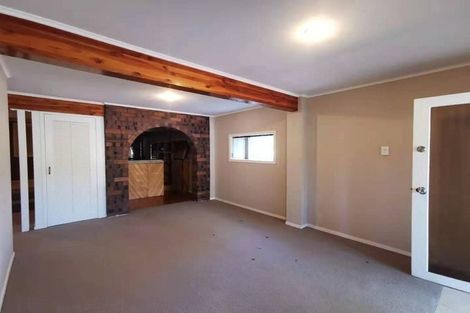 Photo of property in 1 Imatra Place, Sunnyhills, Auckland, 2010