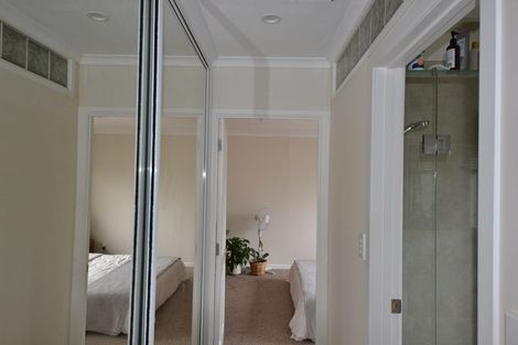 Photo of property in 2/42 Aberdeen Road, Campbells Bay, Auckland, 0620