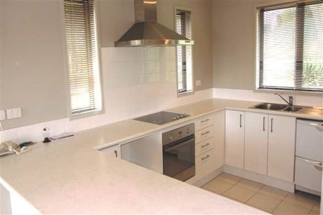 Photo of property in 2 Rapaki Place, Te Atatu Peninsula, Auckland, 0610