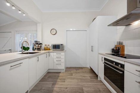 Photo of property in 10 Bridge View Road, Birkenhead, Auckland, 0626