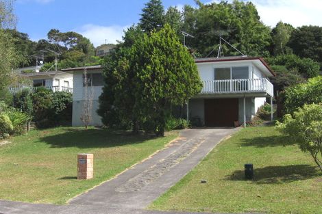 Photo of property in 11 Bonito Place, Bayview, Auckland, 0629