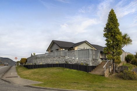 Photo of property in 10 Admiralty Place, Waikawa, Picton, 7220
