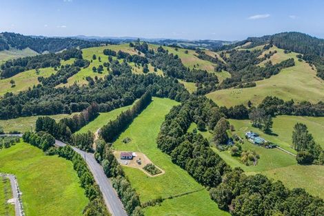 Photo of property in 813 Whangaripo Valley Road, Whangaripo, Wellsford, 0972