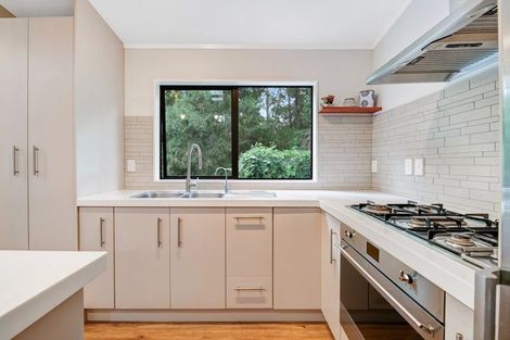 Photo of property in 7 Emery Grove, Bayview, Auckland, 0629