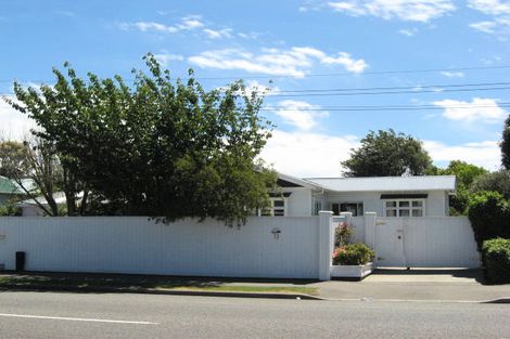 Photo of property in 11 Avonhead Road, Avonhead, Christchurch, 8042