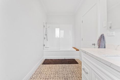 Photo of property in 32 Cambridge Street, Pahiatua, 4910